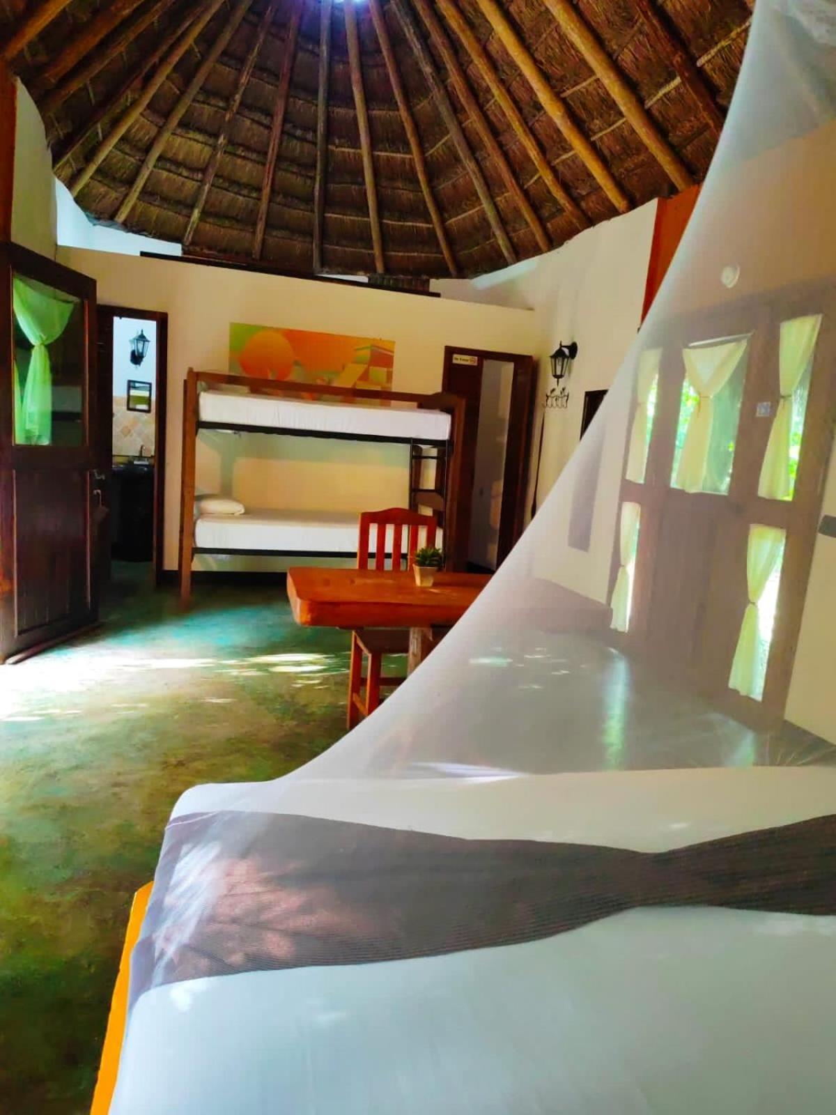 Jolie Jungle Eco Hotel (Adults Only) Леона-Викарио Экстерьер фото