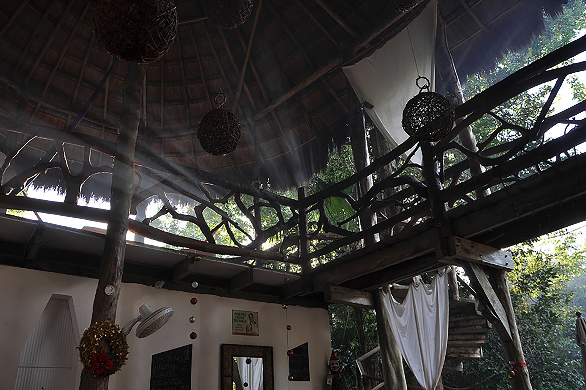 Jolie Jungle Eco Hotel (Adults Only) Леона-Викарио Экстерьер фото